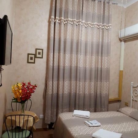 Botel Inn Рим Екстериор снимка