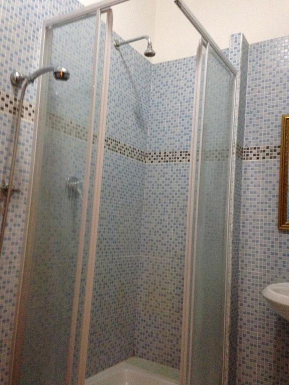 Botel Inn Рим Екстериор снимка