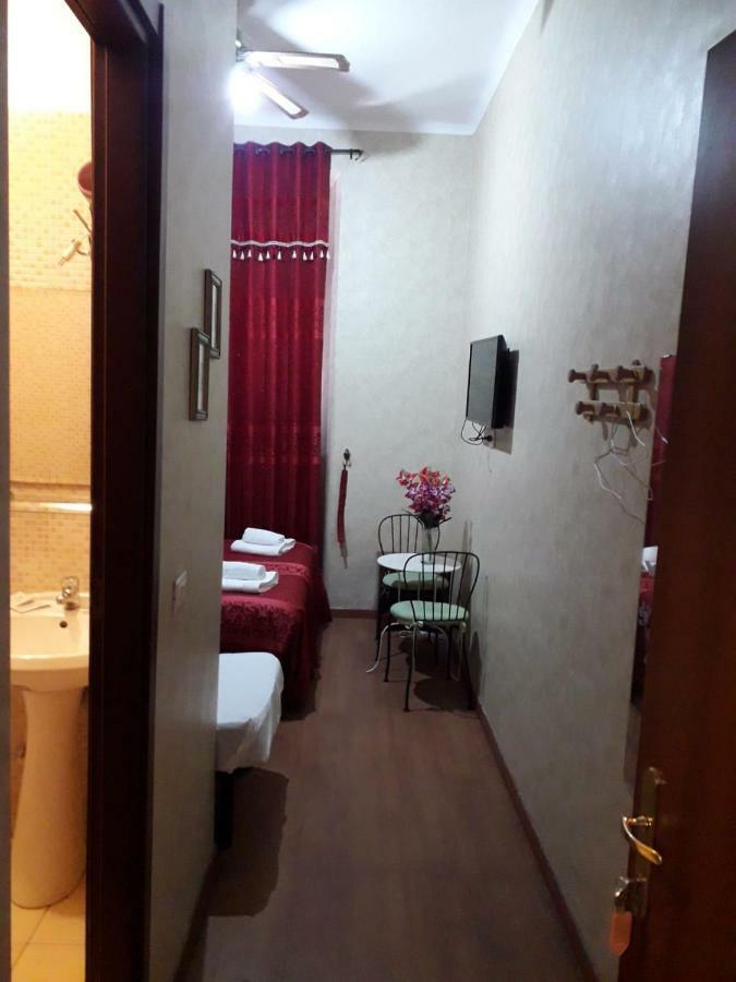 Botel Inn Рим Екстериор снимка