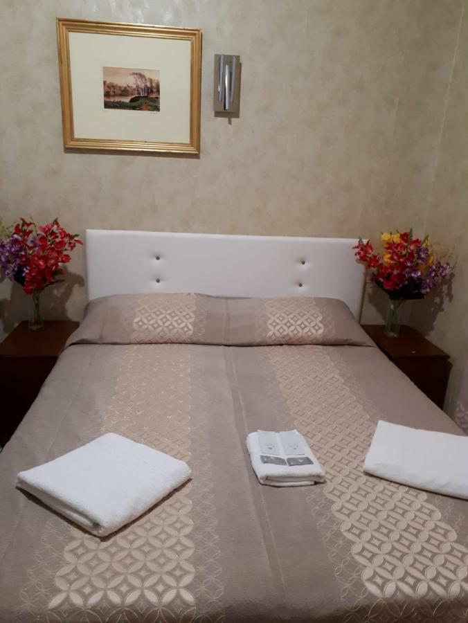 Botel Inn Рим Екстериор снимка
